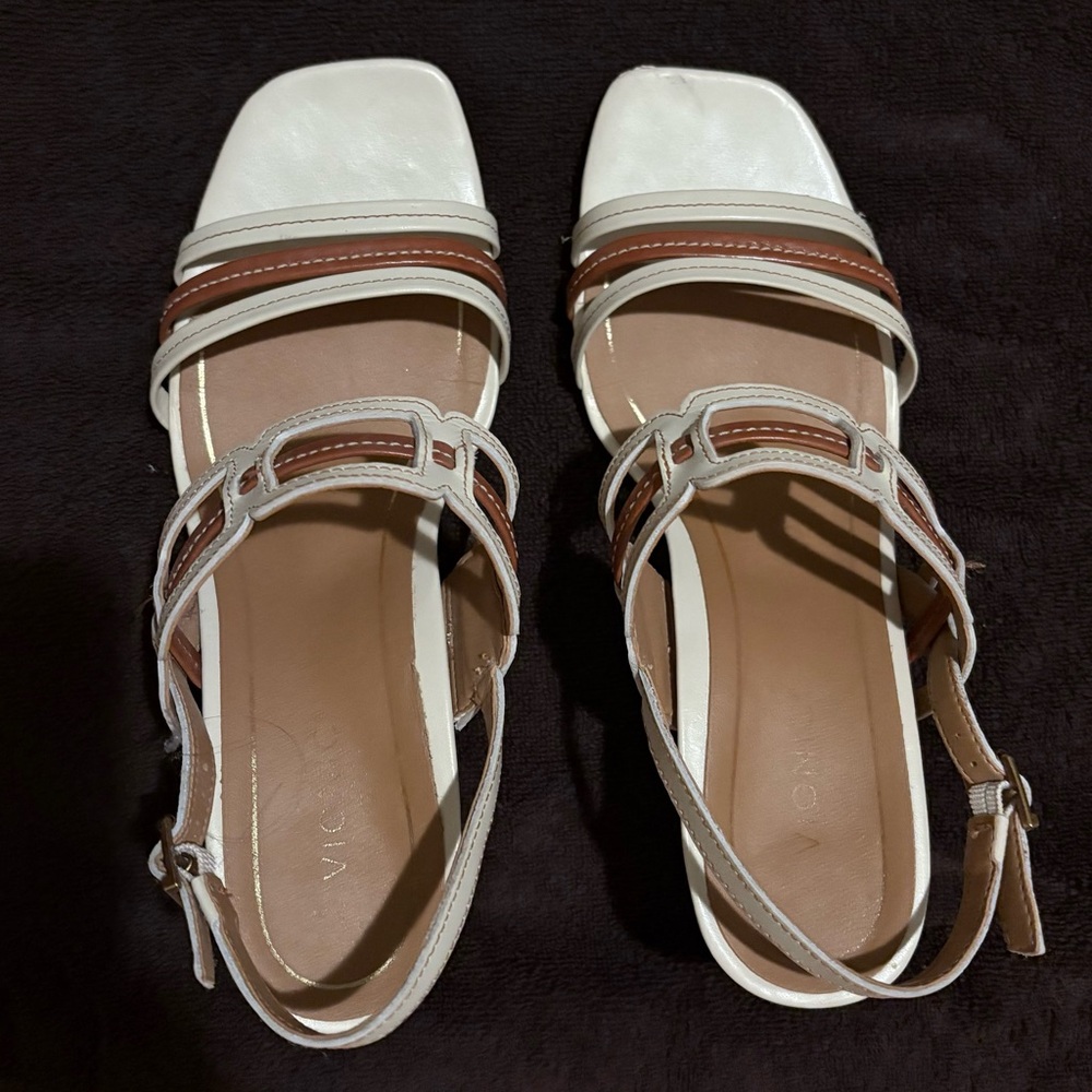 Vionic Women's Cream and Brown Strappy Sandals